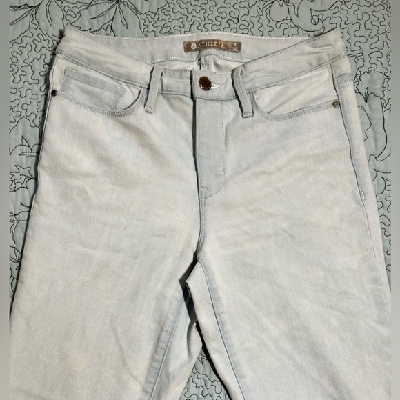ATHLETA Sculptek Stretch Technology Skinny Crop Jeans in Glacier Wash Sz 6 - Picture 4 of 10